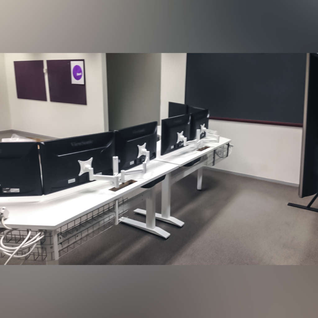 Ergonomic Console Desk Design Delta 4