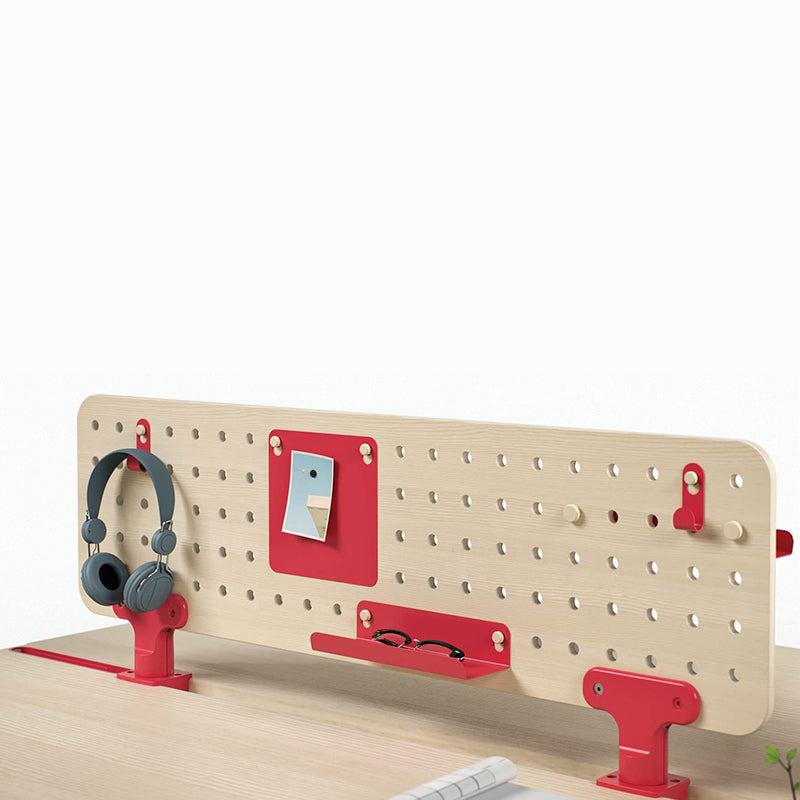 Okidoki Workstation with red accessories