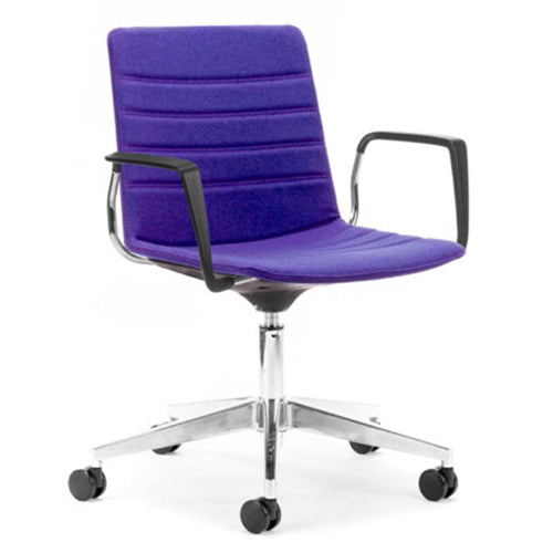 JUBEL Castors fully upholstered with stitching detail