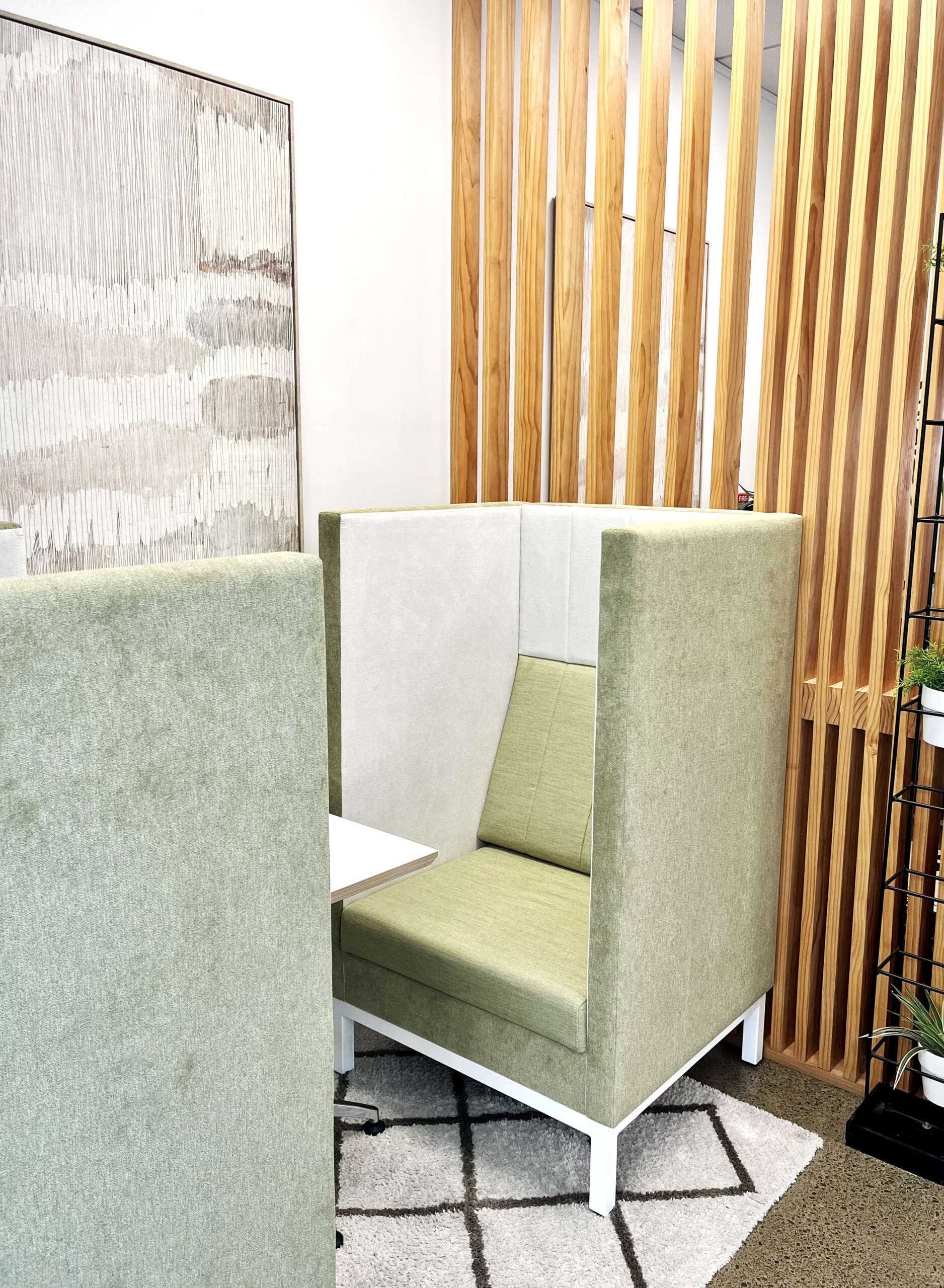 Malibu Chair Booth