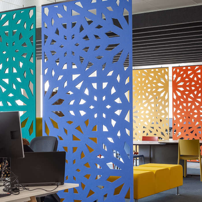 Cascade-Acoustic-Screens-static-design-in-office